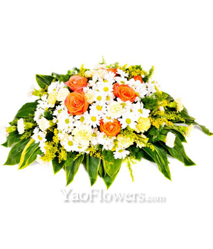 Roses With White Daisy And Greens 