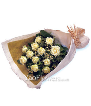 12 White Roses
