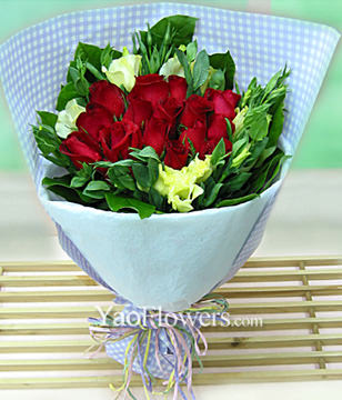 15 Red Roses