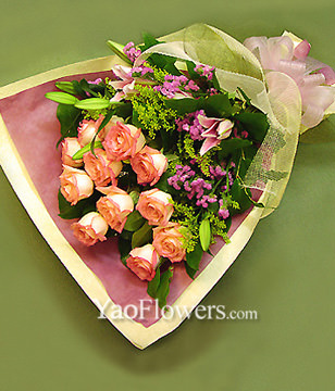12 Pink Roses,2 Lilies