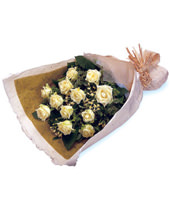 12 White Roses