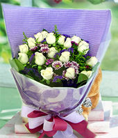 12 White Roses
