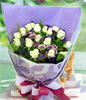 12 White Roses