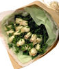 12 champagne Roses