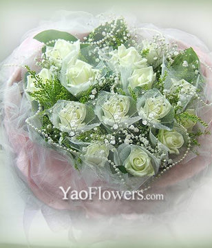 12 White roses