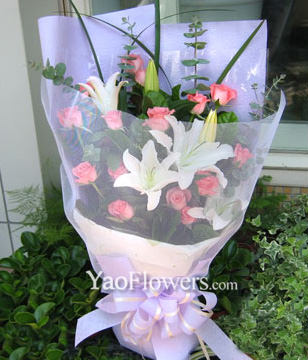 3 Lilium,15 Diana roses