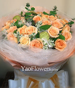 24 Champagne roses