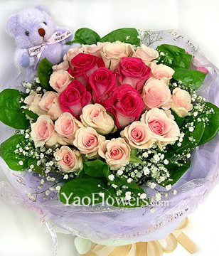 25 Titanic roses with A bear