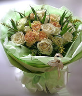 11 White roses