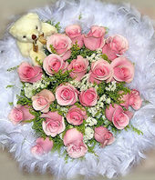 20 Titanic roses with A bear