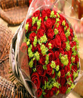 99 Red Roses,Green Leaves