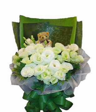 20 white lisianthus,1 bear