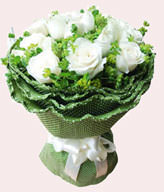 19 white roses