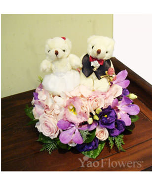 11 rose,8 pink and purple platycodon grandiflorum,with 2 cute bears