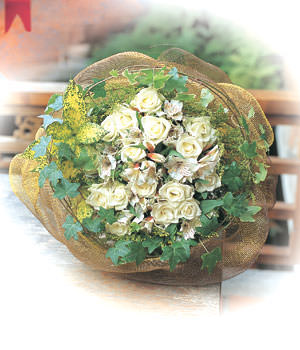 33 white roses and maple leaf