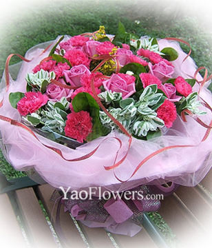 20 Pink carnations,10 purple roses