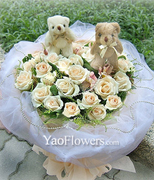20 New-snow roses and 2 bears
