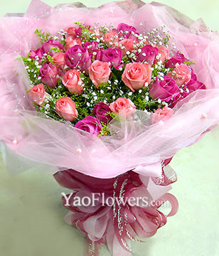 33 Peach and pink roses