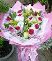 12 Imported red roses