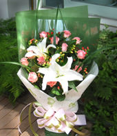 2 Lilium,15 Roses