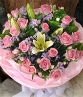 20 Pink Roses,2 Lilum