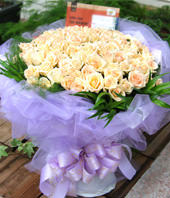 99 Champagne roses