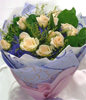 9 Champagne roses