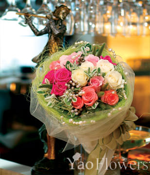 15 Mixed Roses,Green leaves