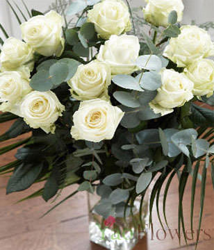 12 White Roses,Vase included