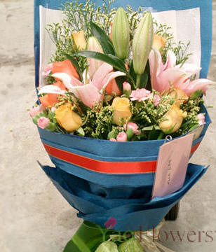 Lily,6 champagne roses, 5 pink roses , multi- D , crystal grass dotted