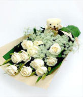 11 White Roses,Green Leaves,the ideal way to express purity