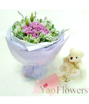 11 Purple Roses,a bear included