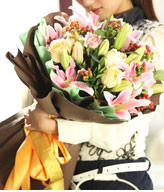 6lilie and 9champagne rose