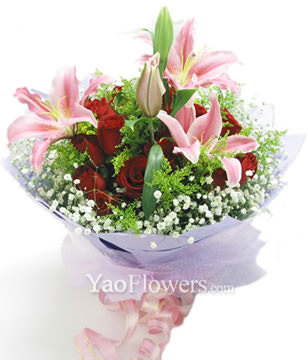 19 red roses,3 red Lilium
