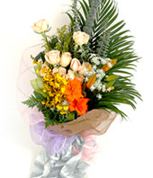 11 champagne roses, 3 white lilies