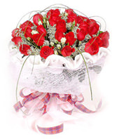 33 long-stemmed red roses 