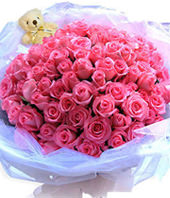99 Pink Roses,1 Cute Bear