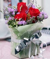 Cube table arrangement- 3 stalk roses with static & caspia