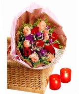 12 stalks mixed roses Hand Bouquet with Statics and Caspia